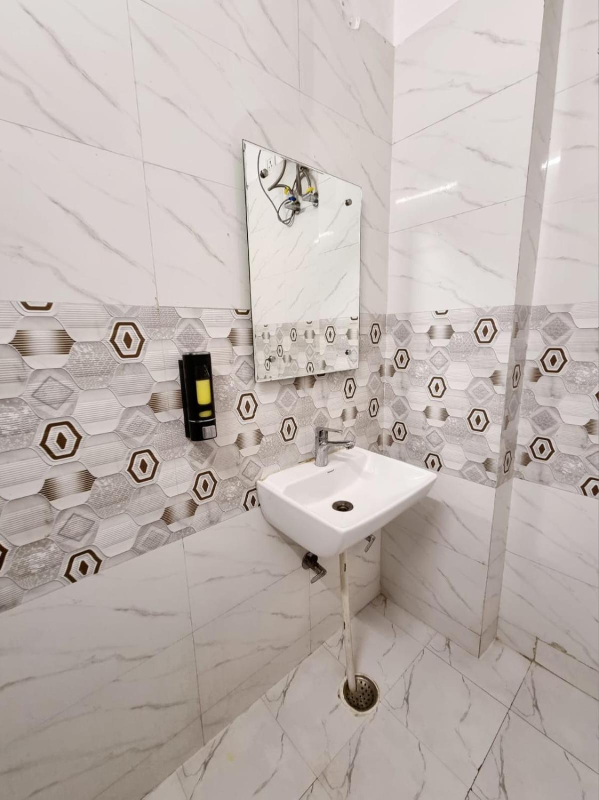 Holidayy Inn Allāhābād Junction Екстериор снимка